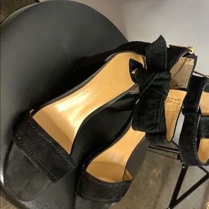 Tommy Hilfiger heel